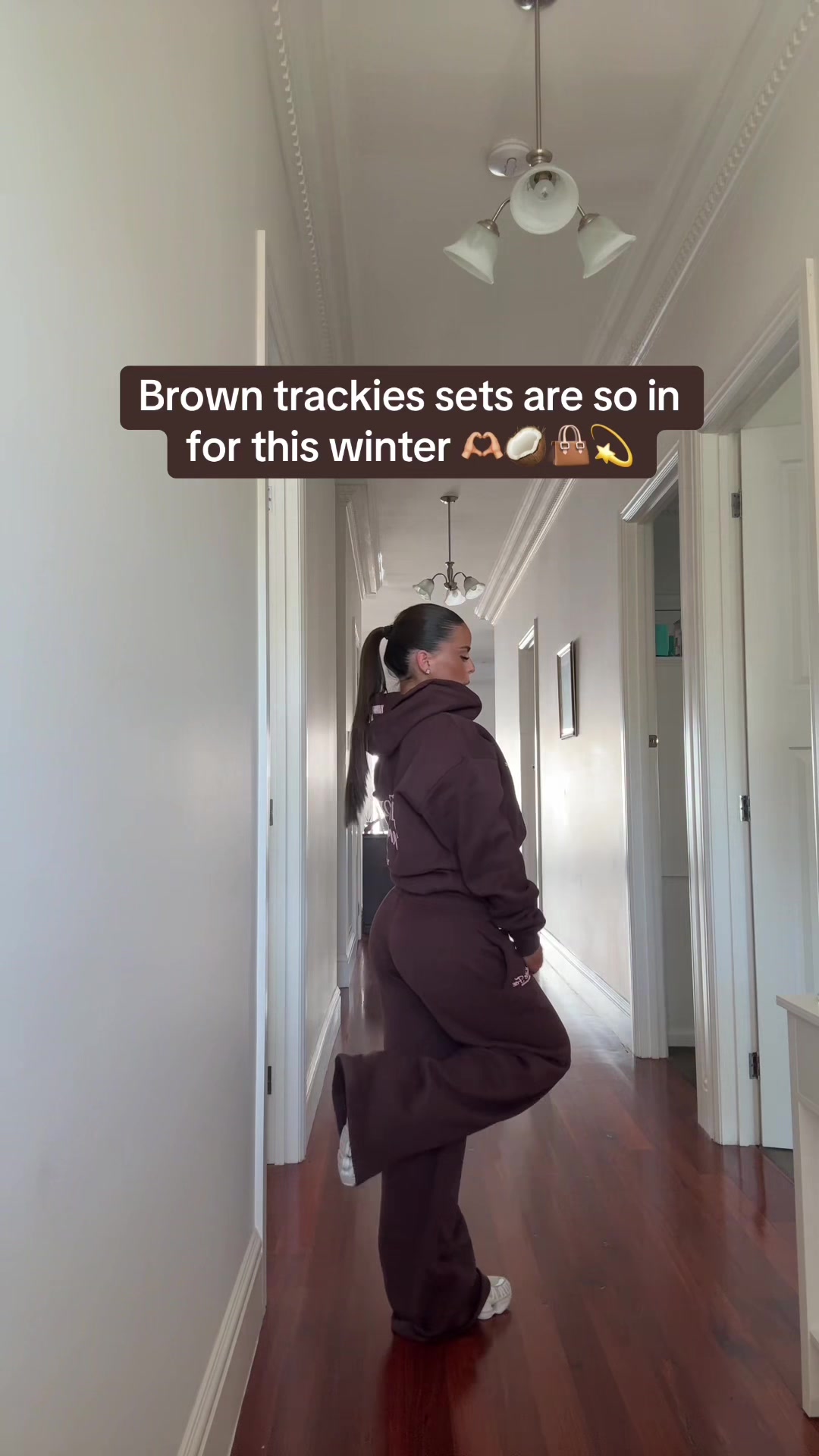 @JEMMA MOSCHINI