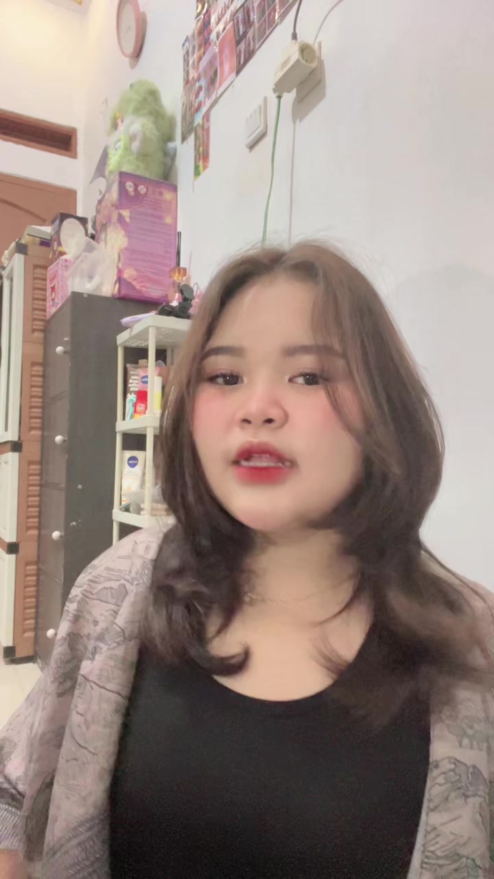 @Nisaa18