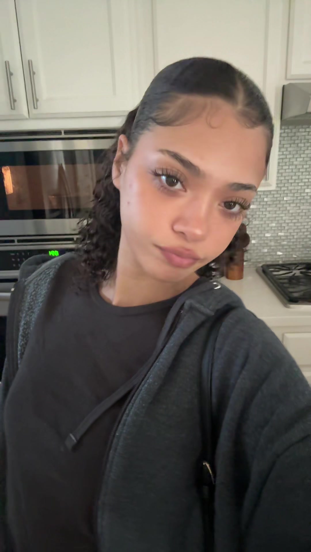 @bella