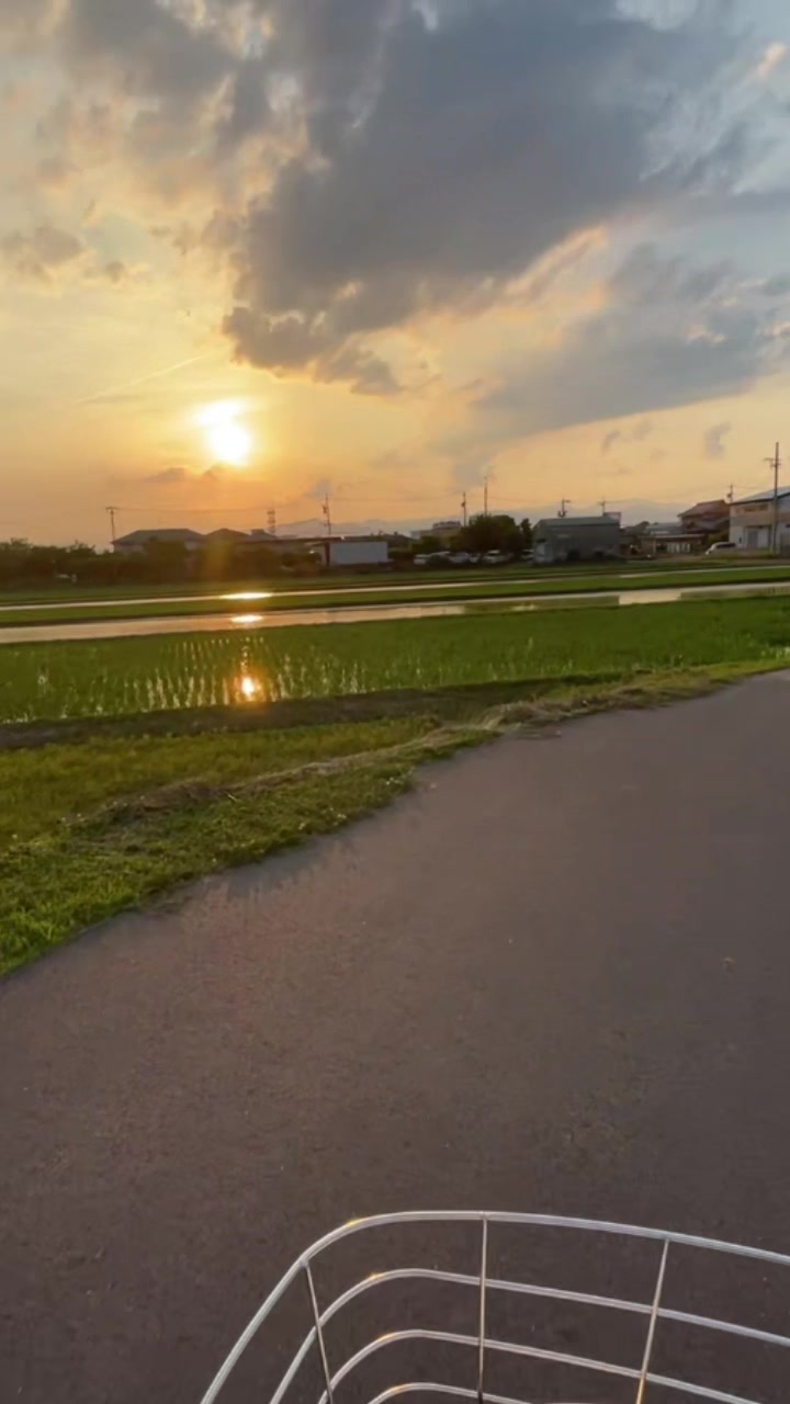 @・