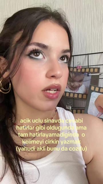 @ela ✩‧₊˚
