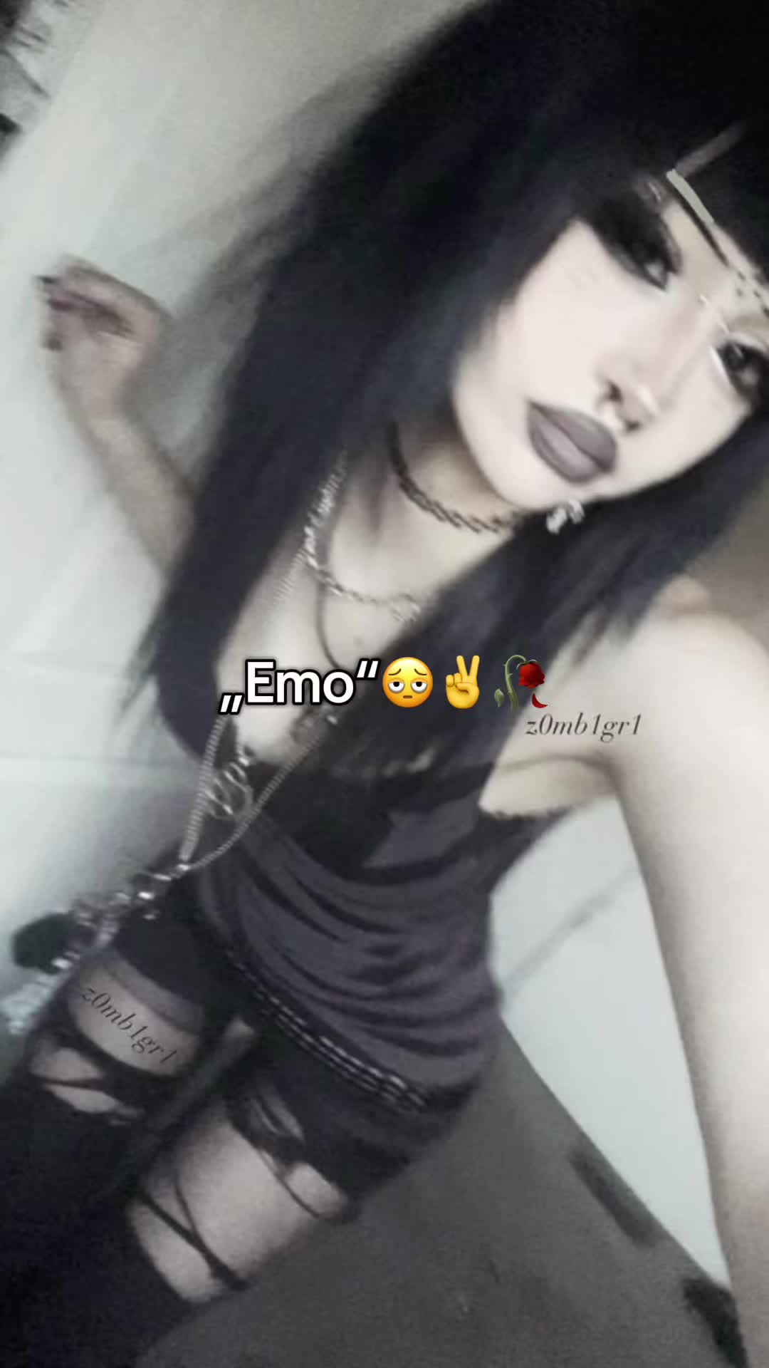 @𖤐𝔊𝔬𝔱𝔥 𝔤𝔦𝔯𝔩𖤐