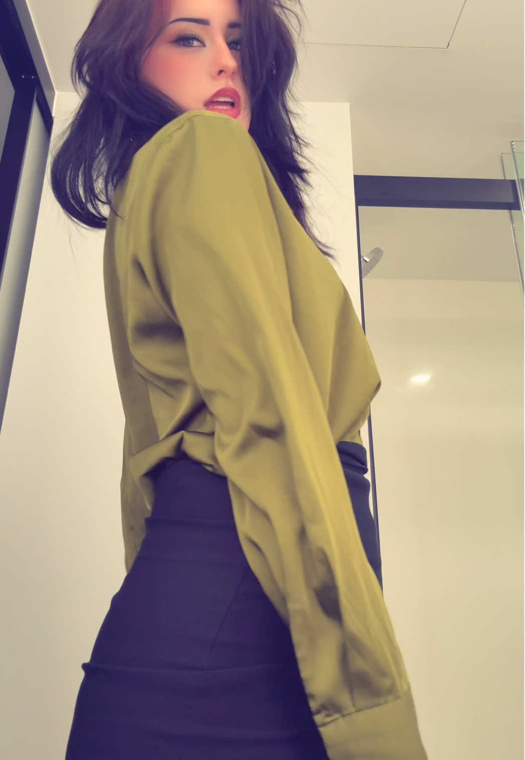@…