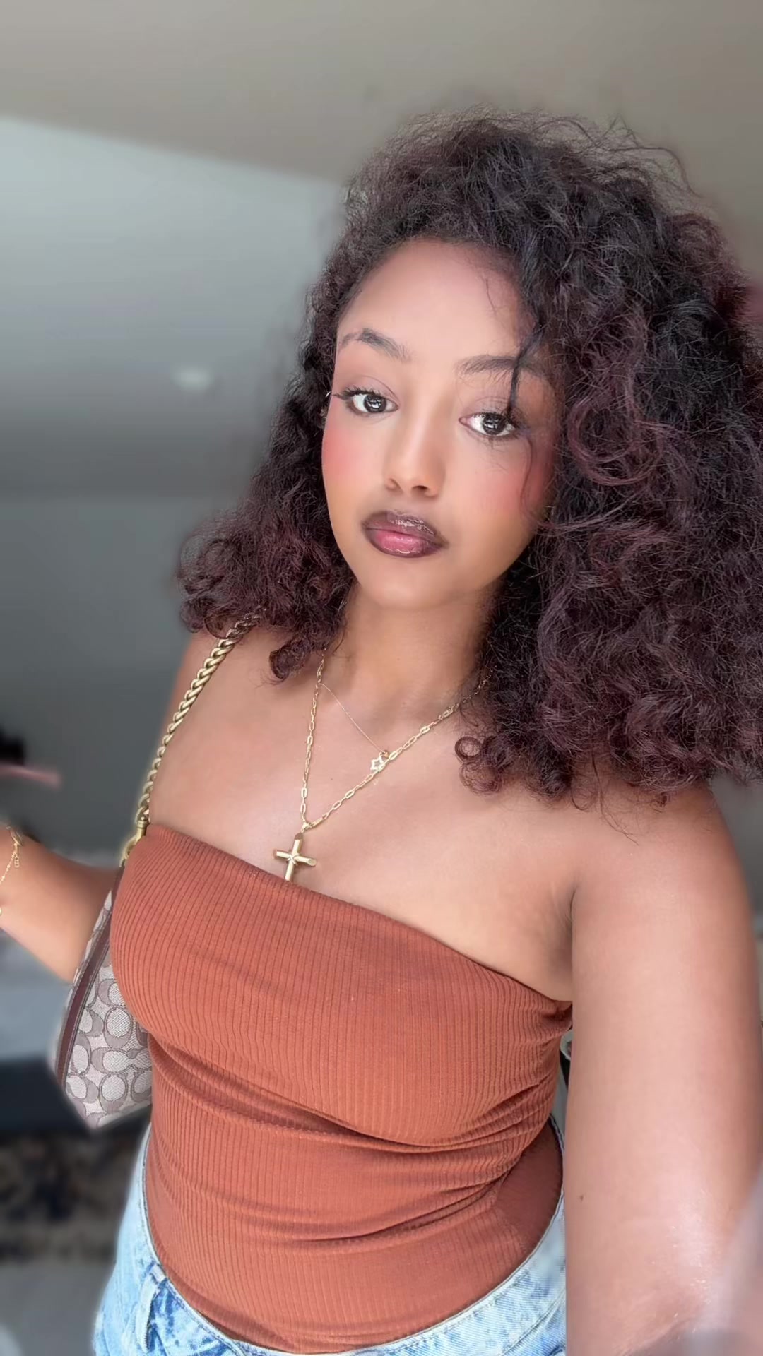 @Bealti_Shekuar