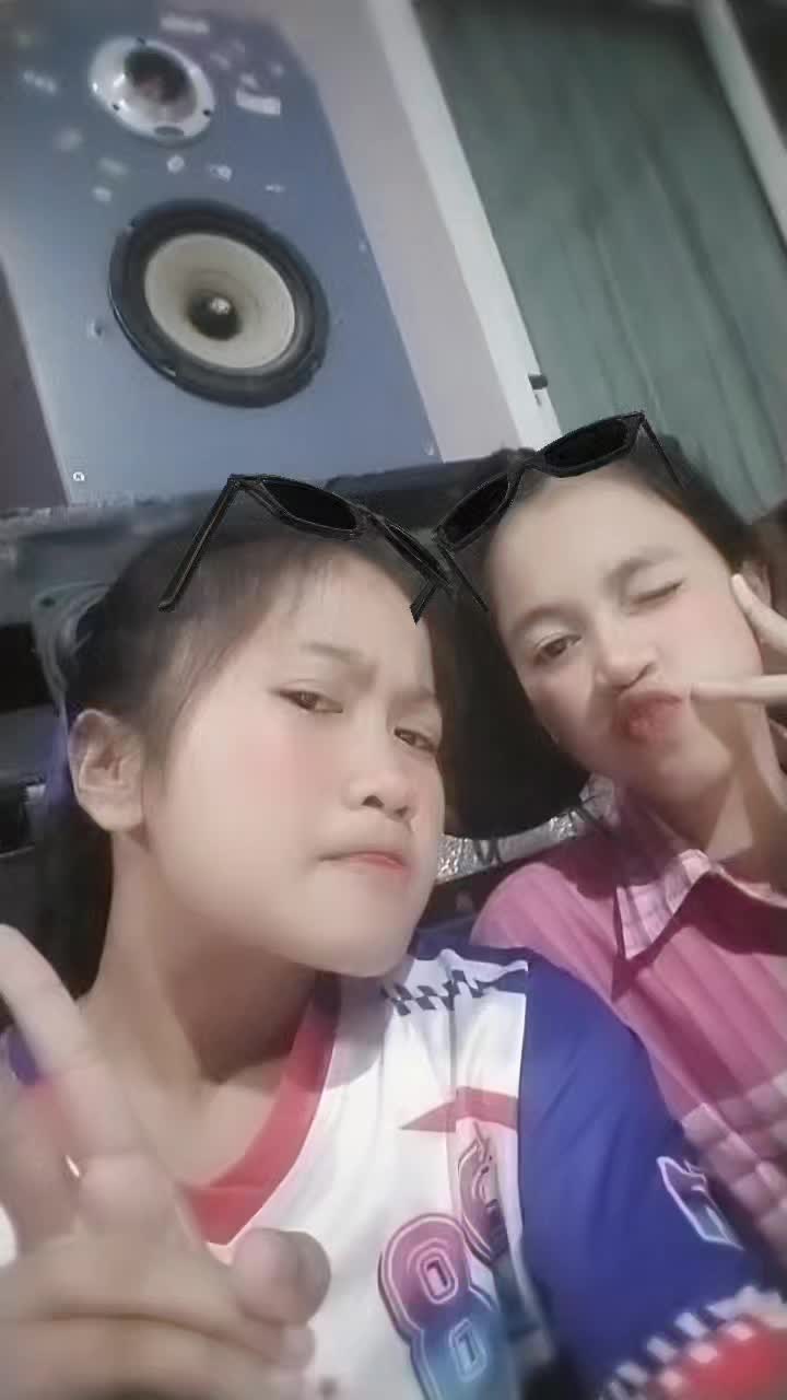 @หญิง'งง ใง 🤨