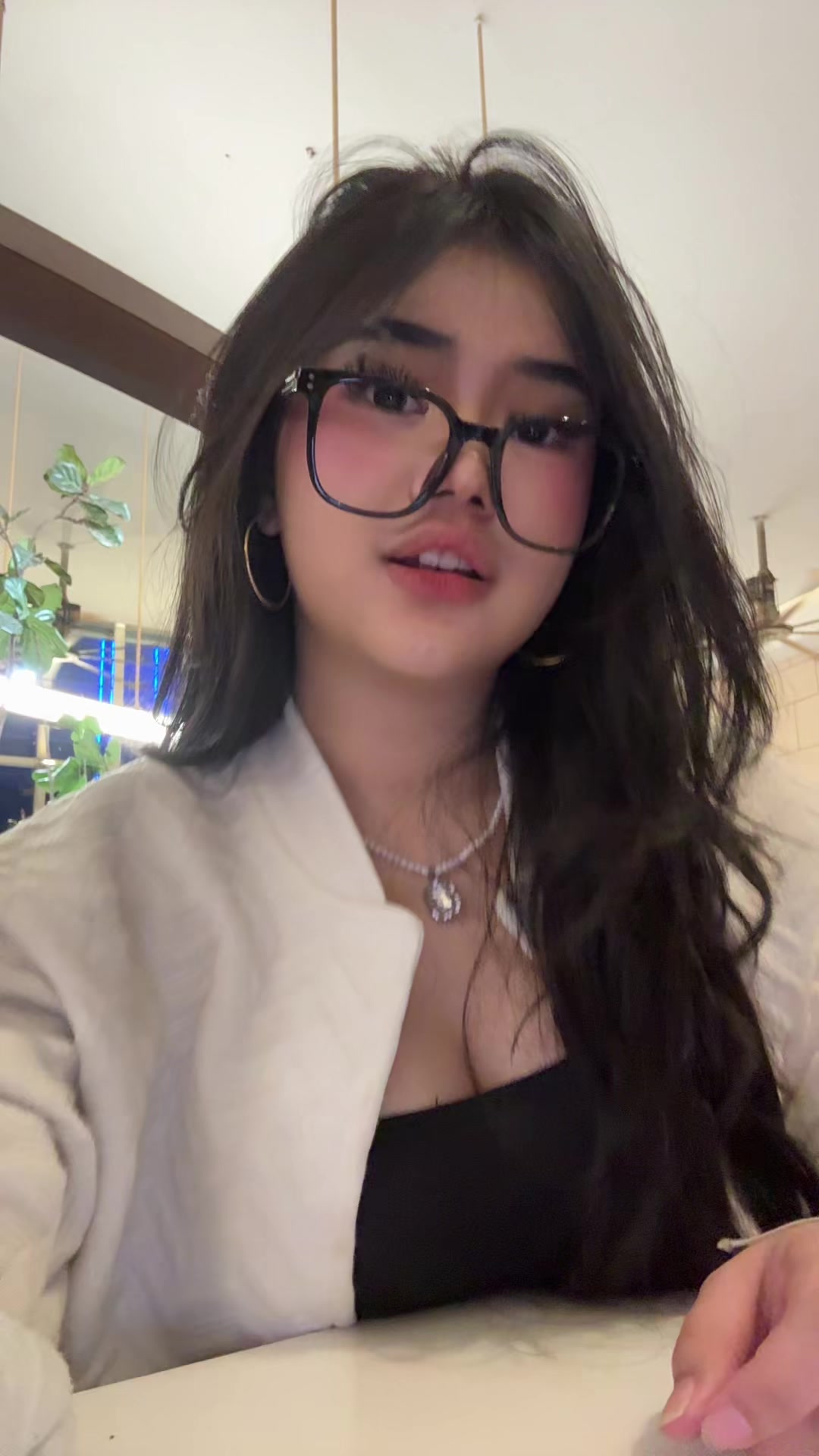 @salila gomez