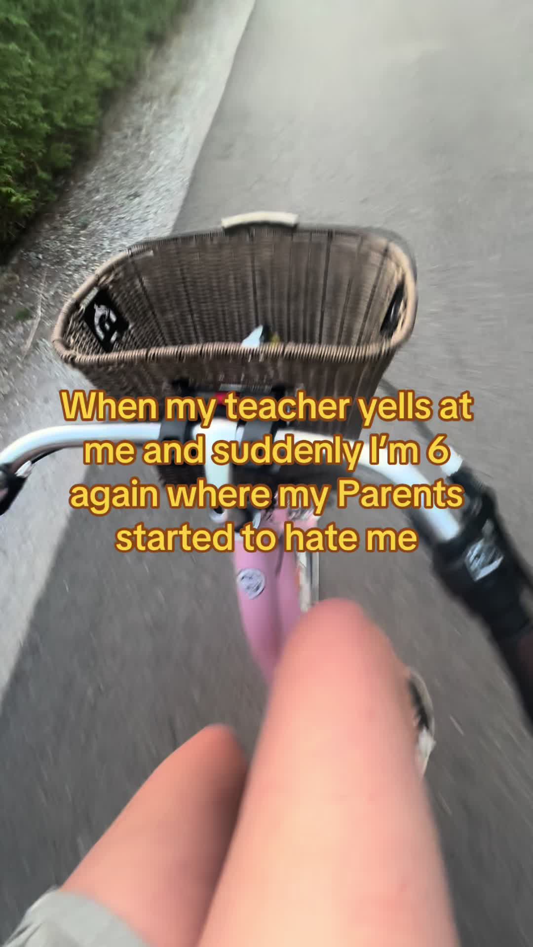 @🤷🏼&zwj;♀️