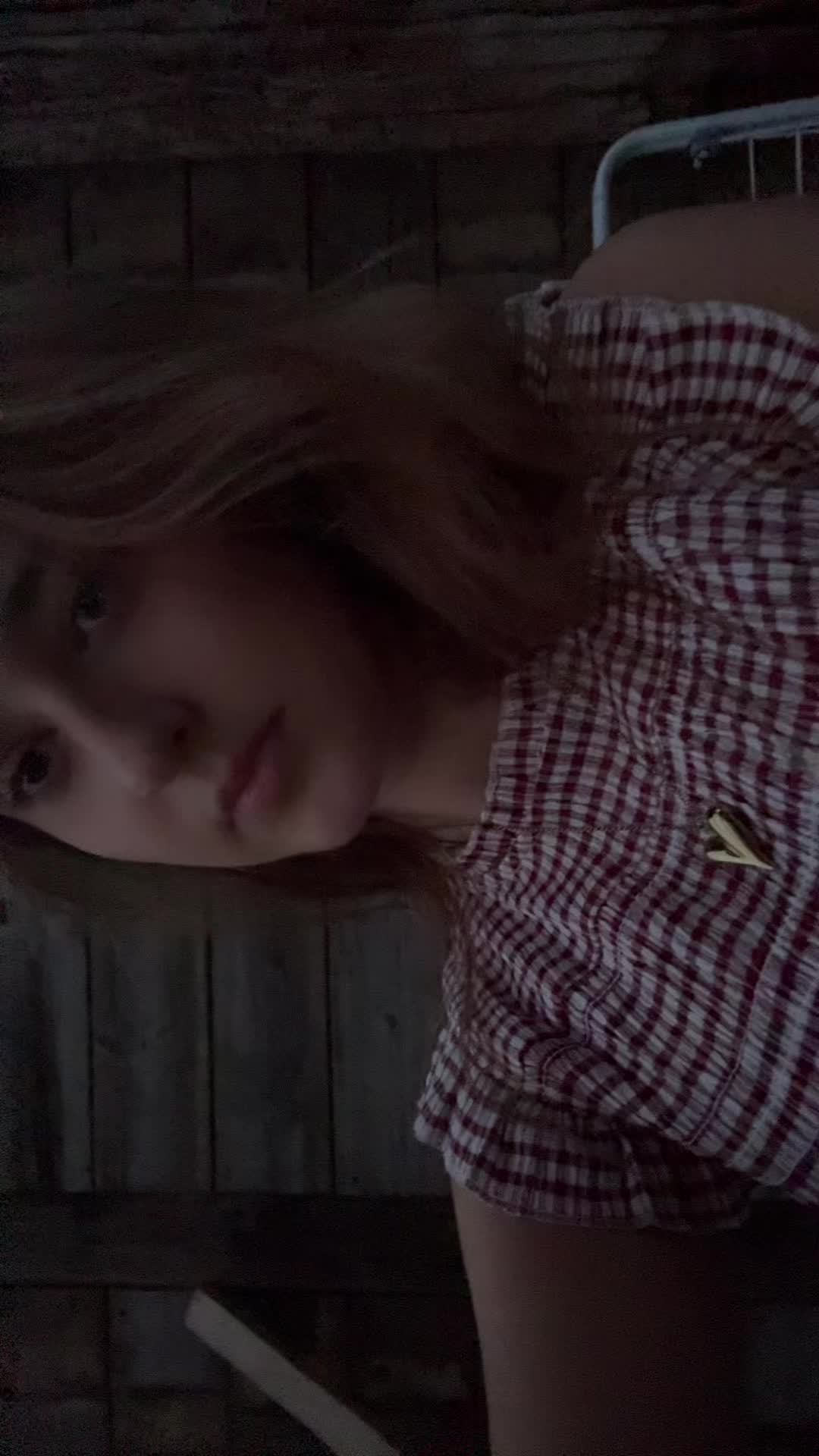 @𝙴