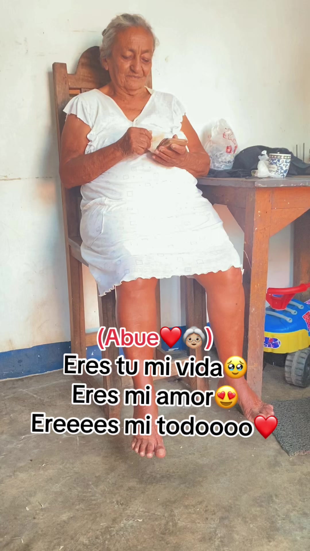 @AlejandraLuuna
