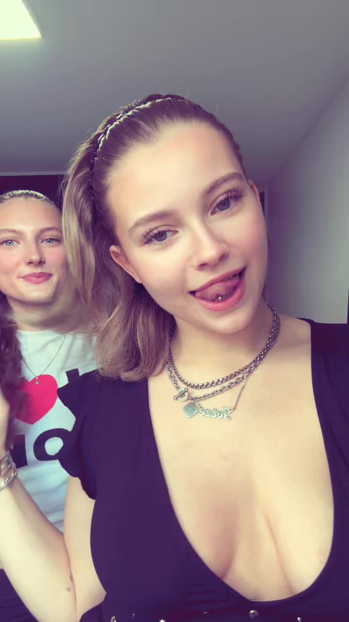 @Alina & Frieda