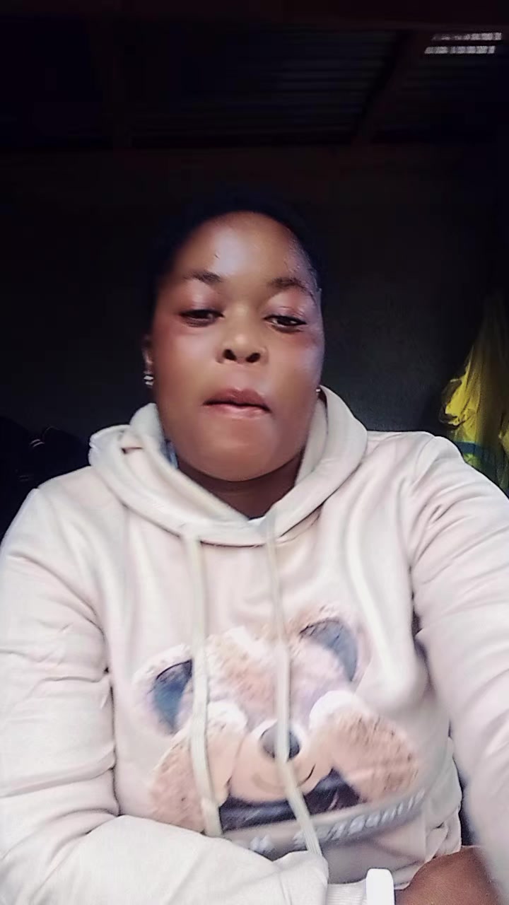 @daphneyivy