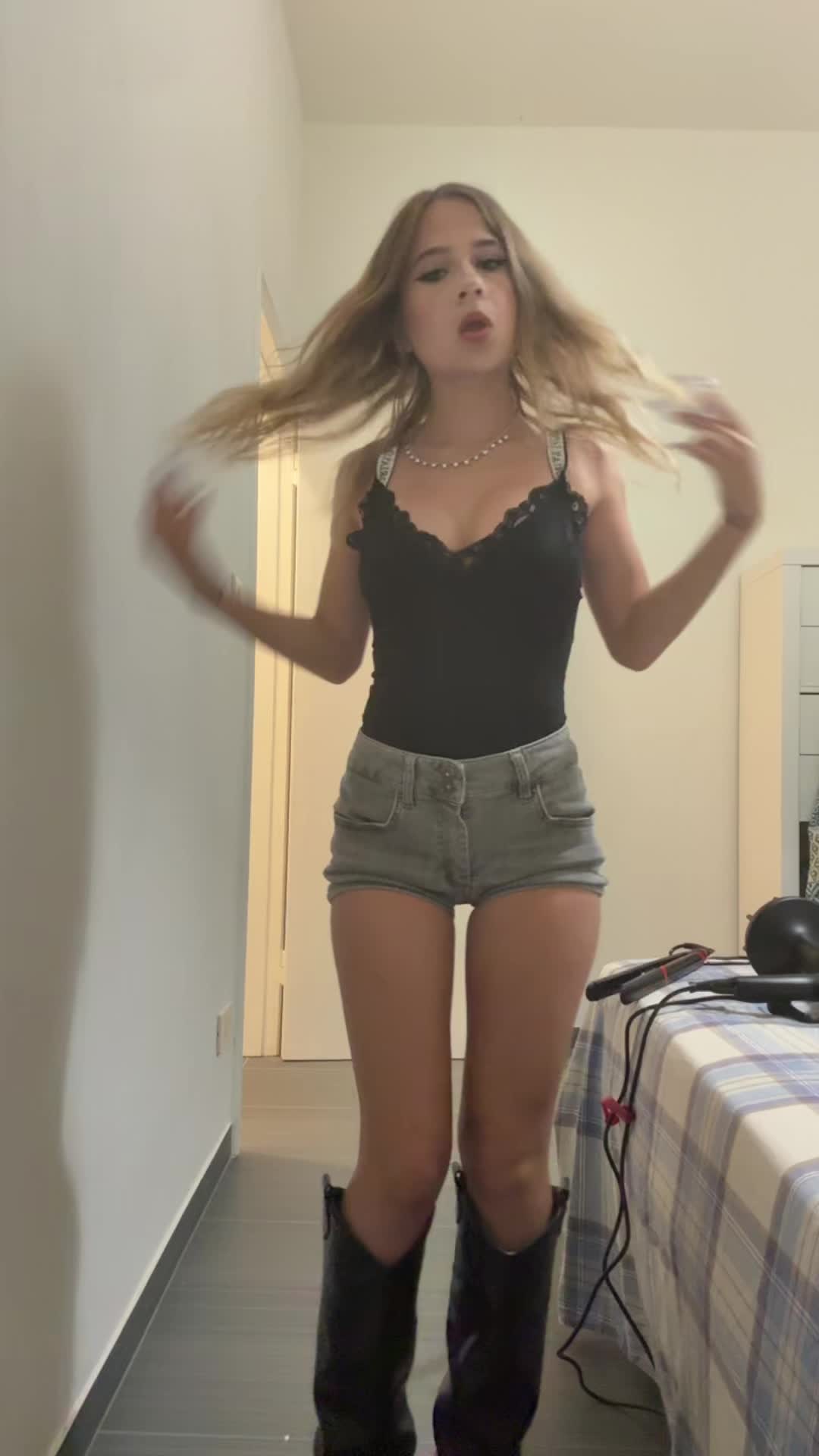 @𝓂𝒶𝓉𝓎