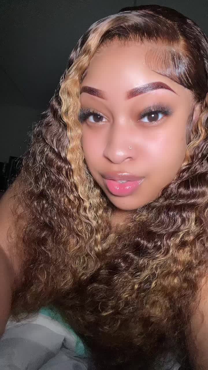 @itsangelaurelia