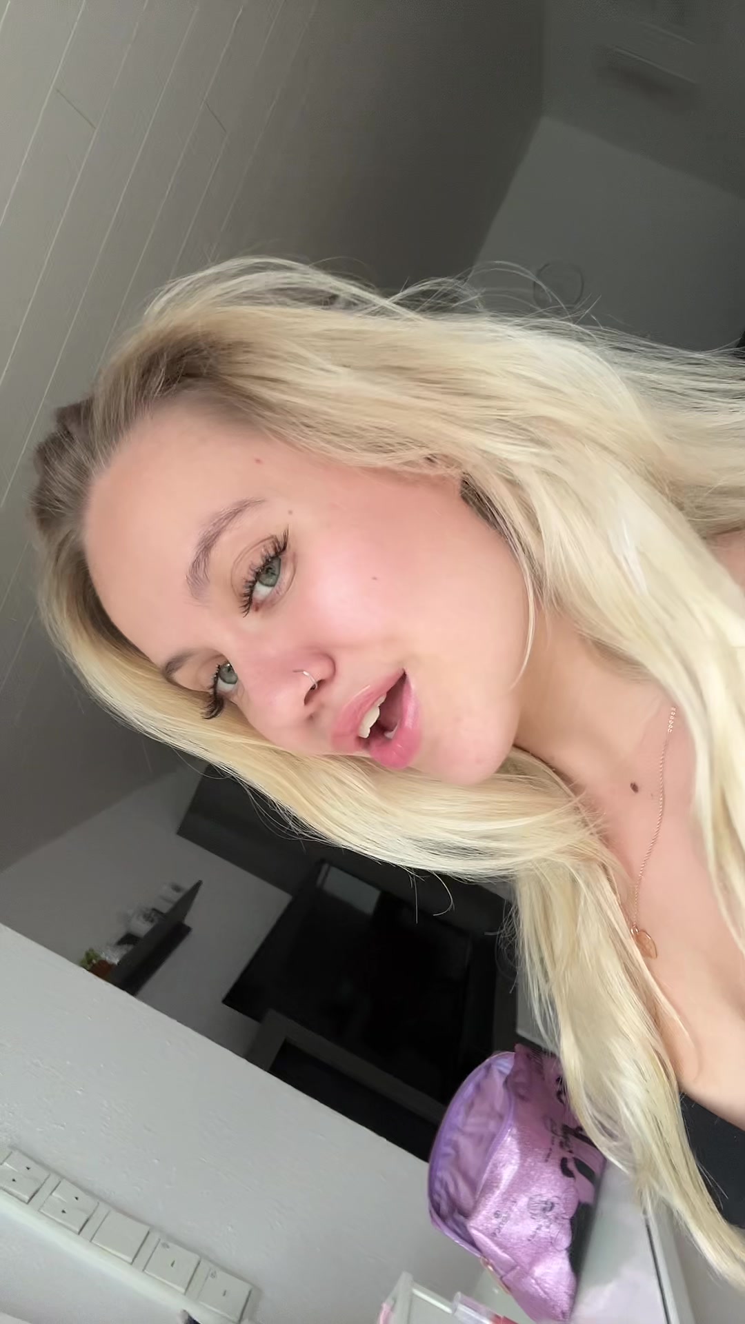 @whoiskxt