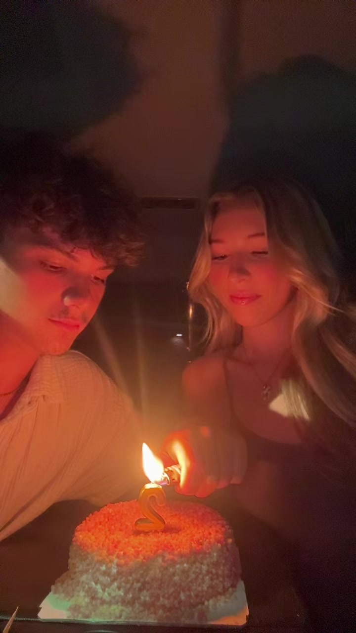 @_alearose_