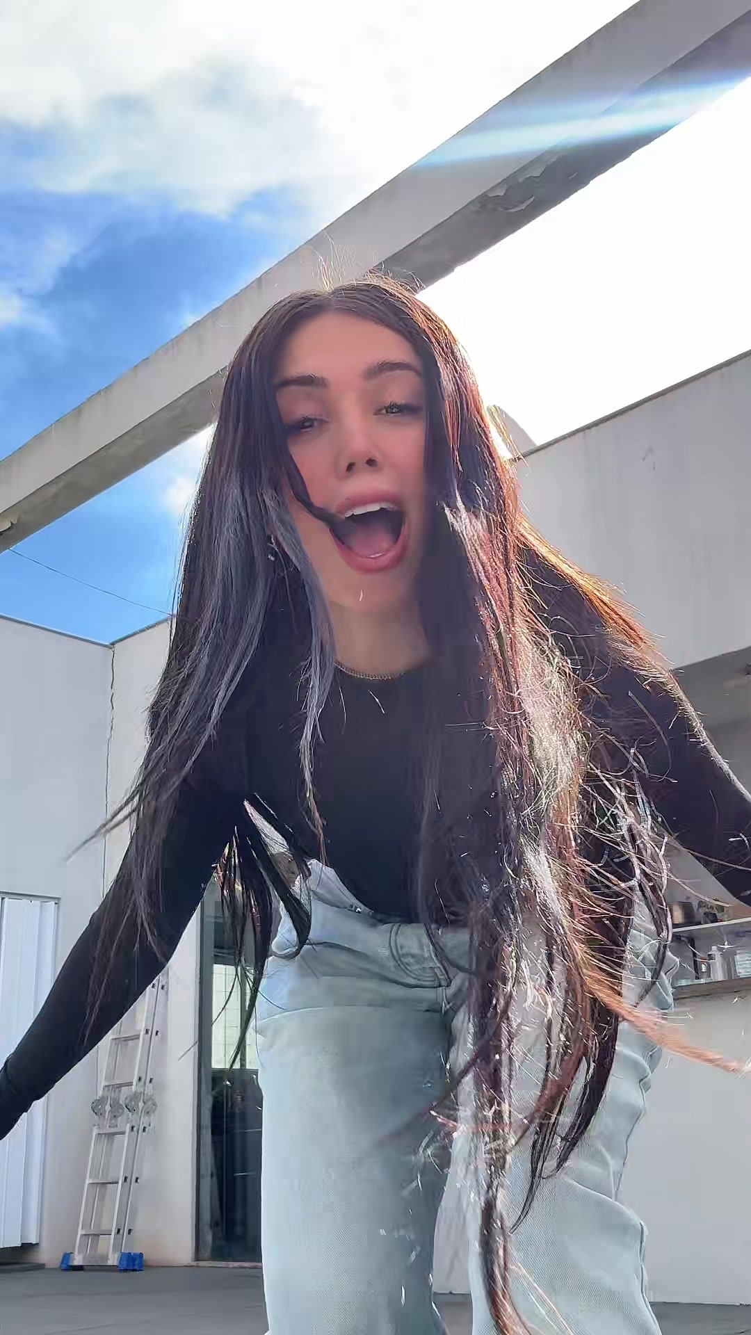 @andressaviee