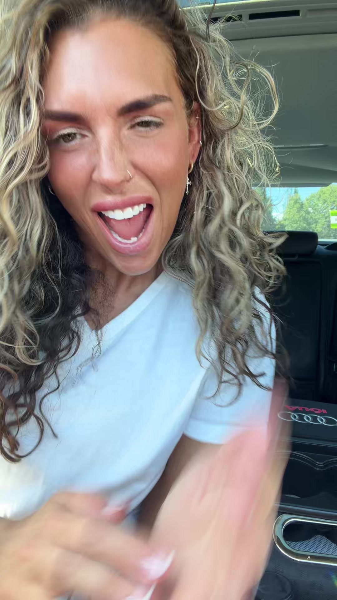 @HottmessCrystalOfficial1