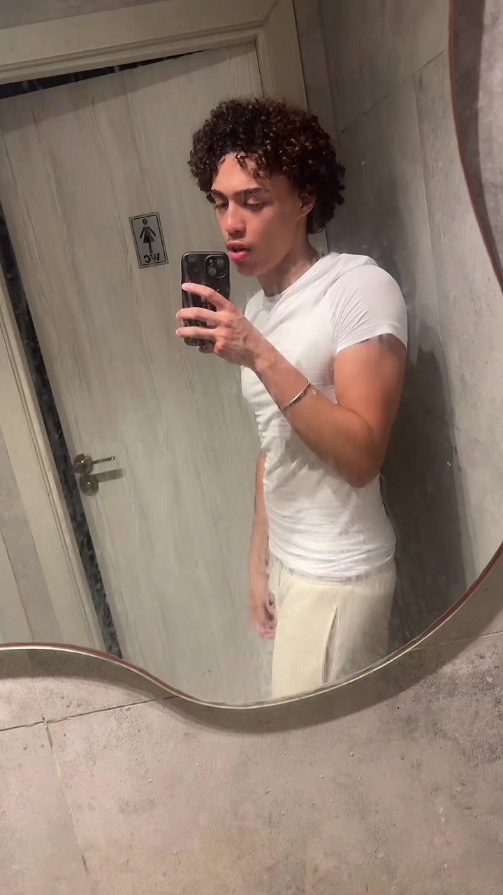 @Allo🏄🏽♂️