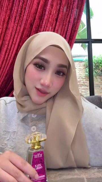 @Cik Puan Auni Founder Elyss