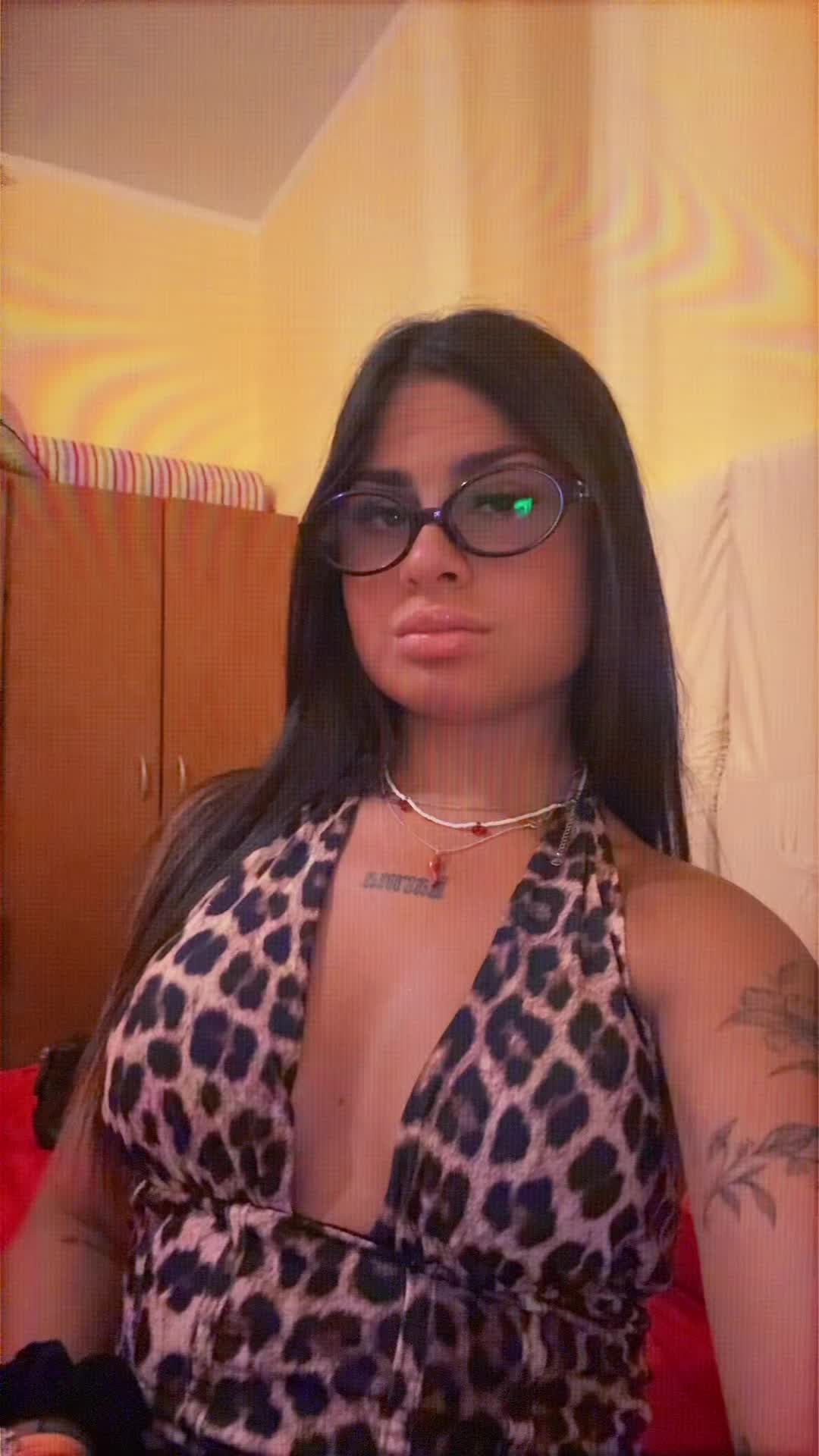 @👸🏽