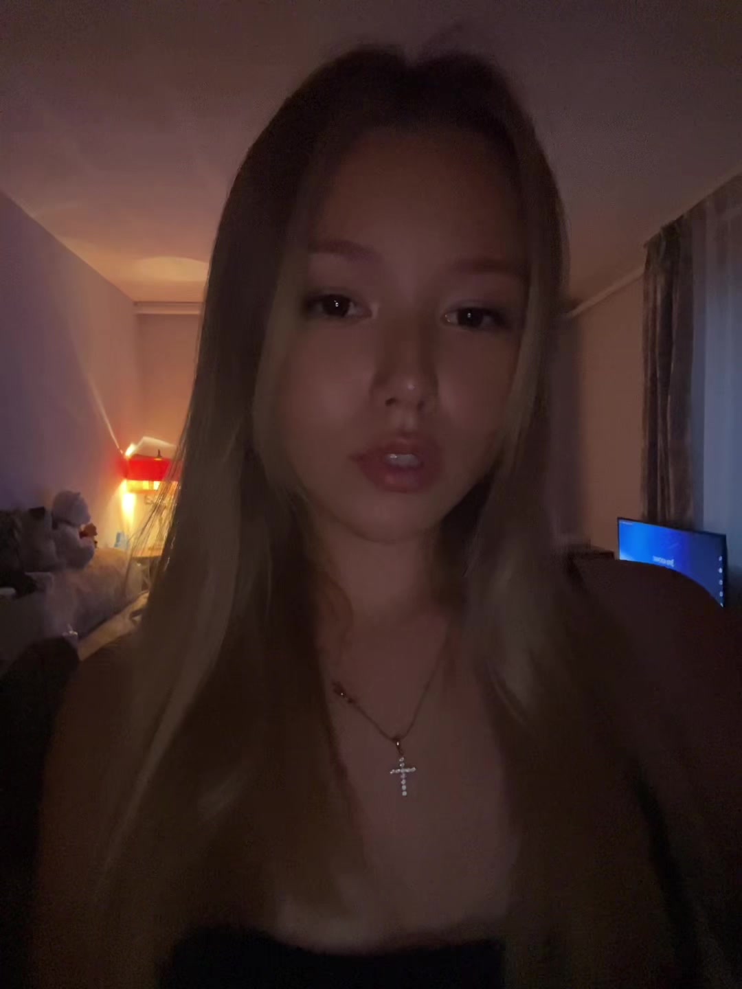 @👣👣