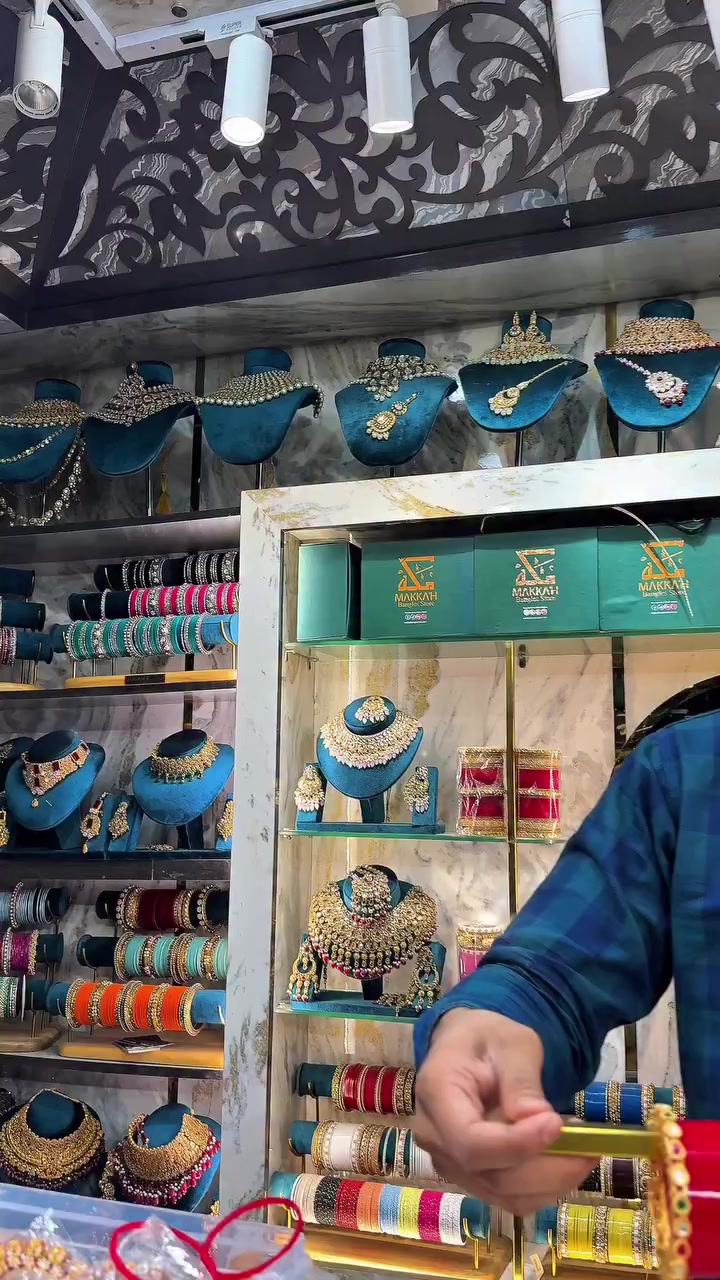 @Makkah bangles store