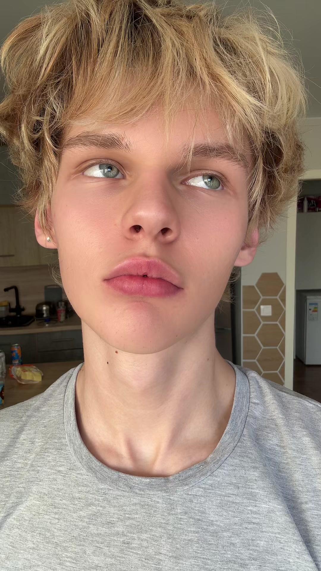 @HOLLIKLIN