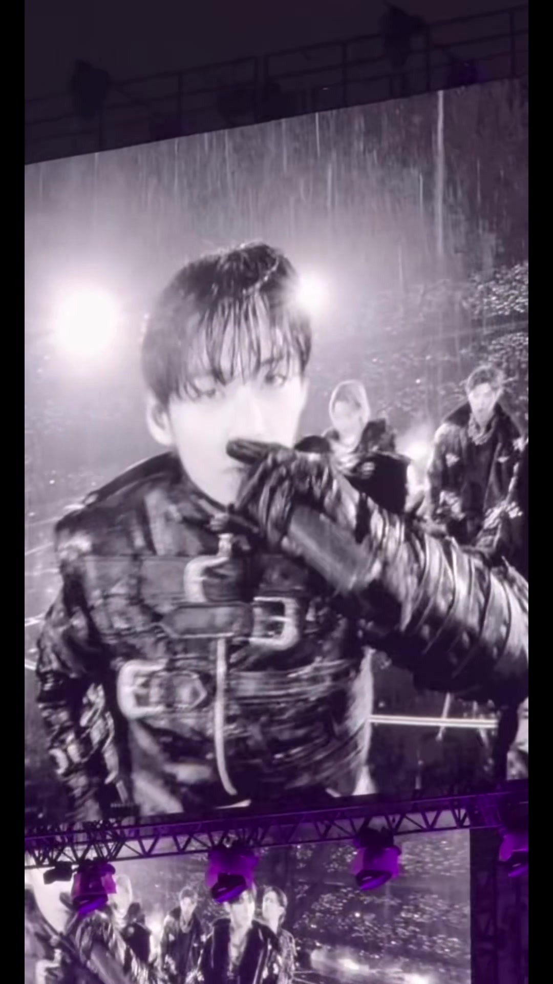 @nini⁷