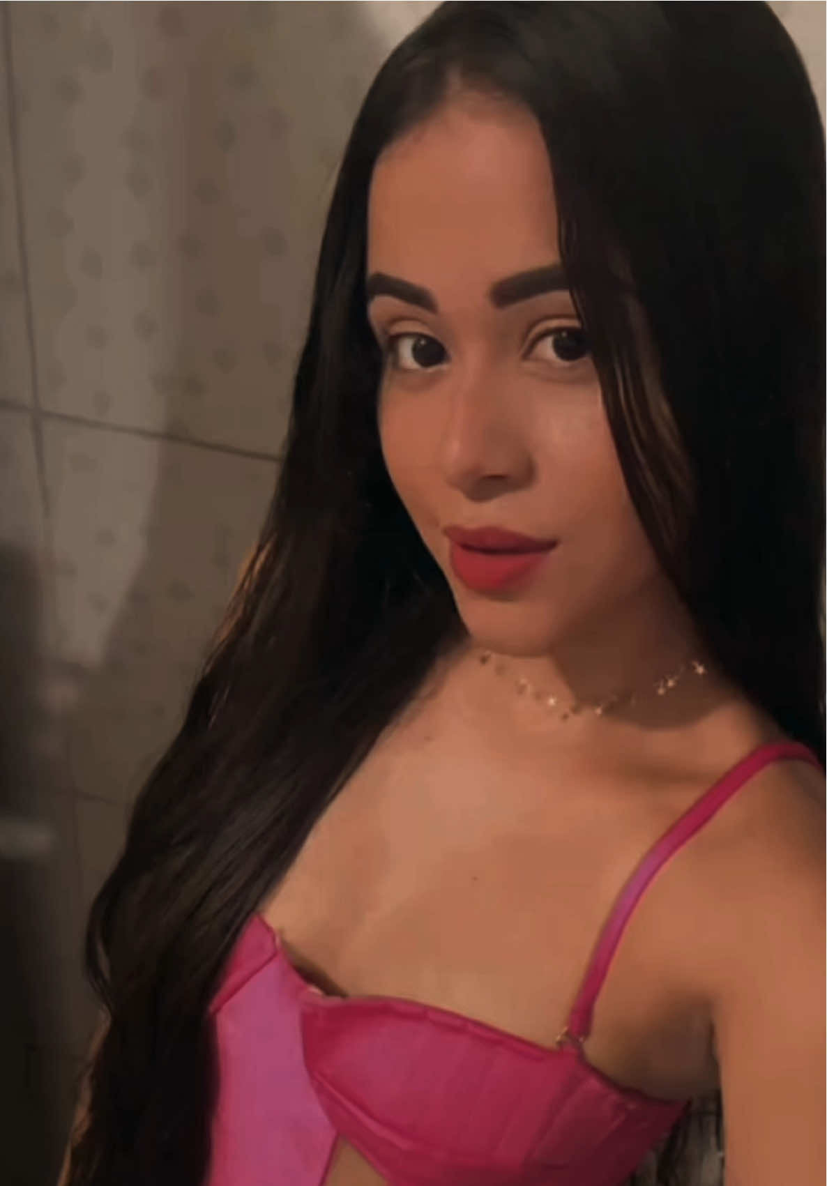 @Vitoria Larissa
