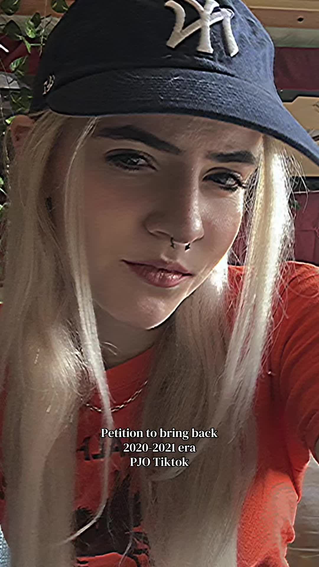 @✶ E(M) ✶