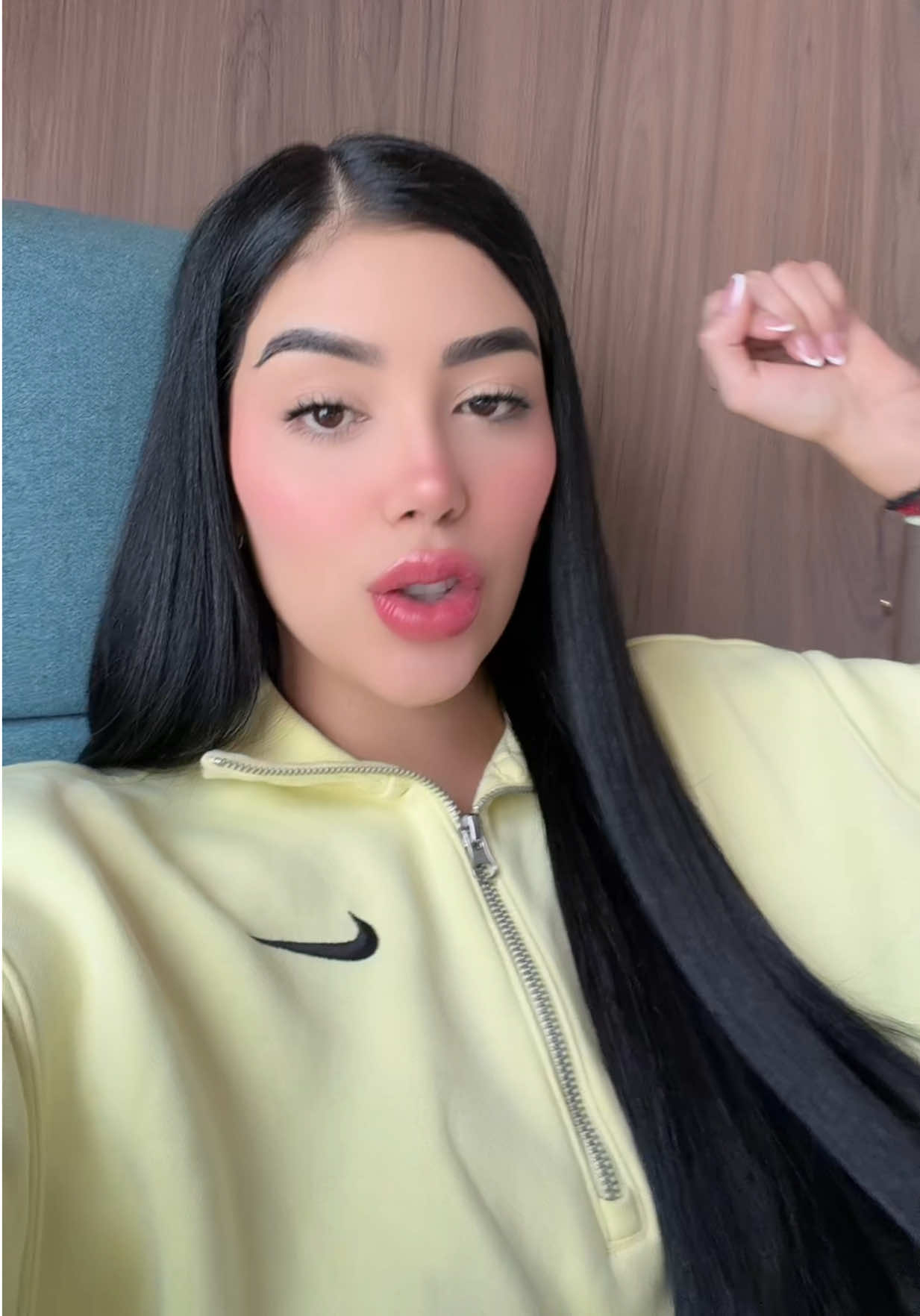 @Mariana Zapata