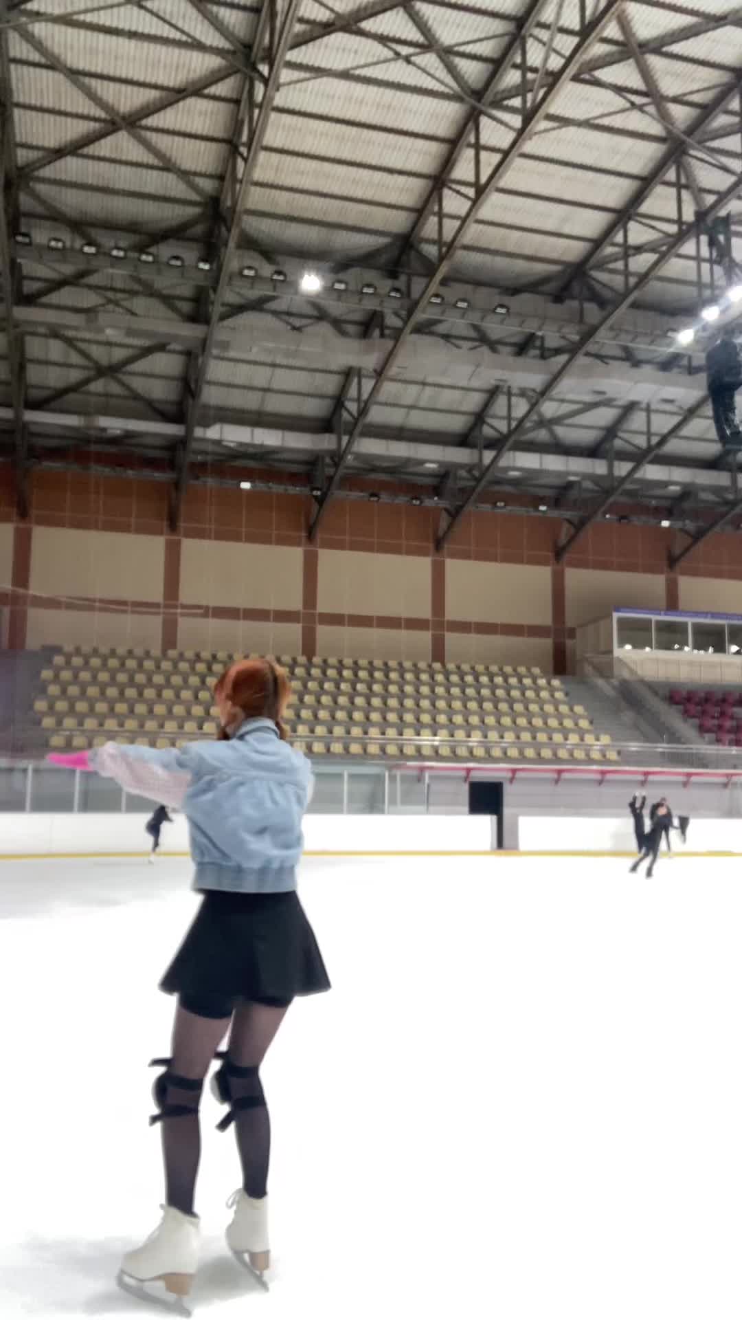 @Mel ⛸️