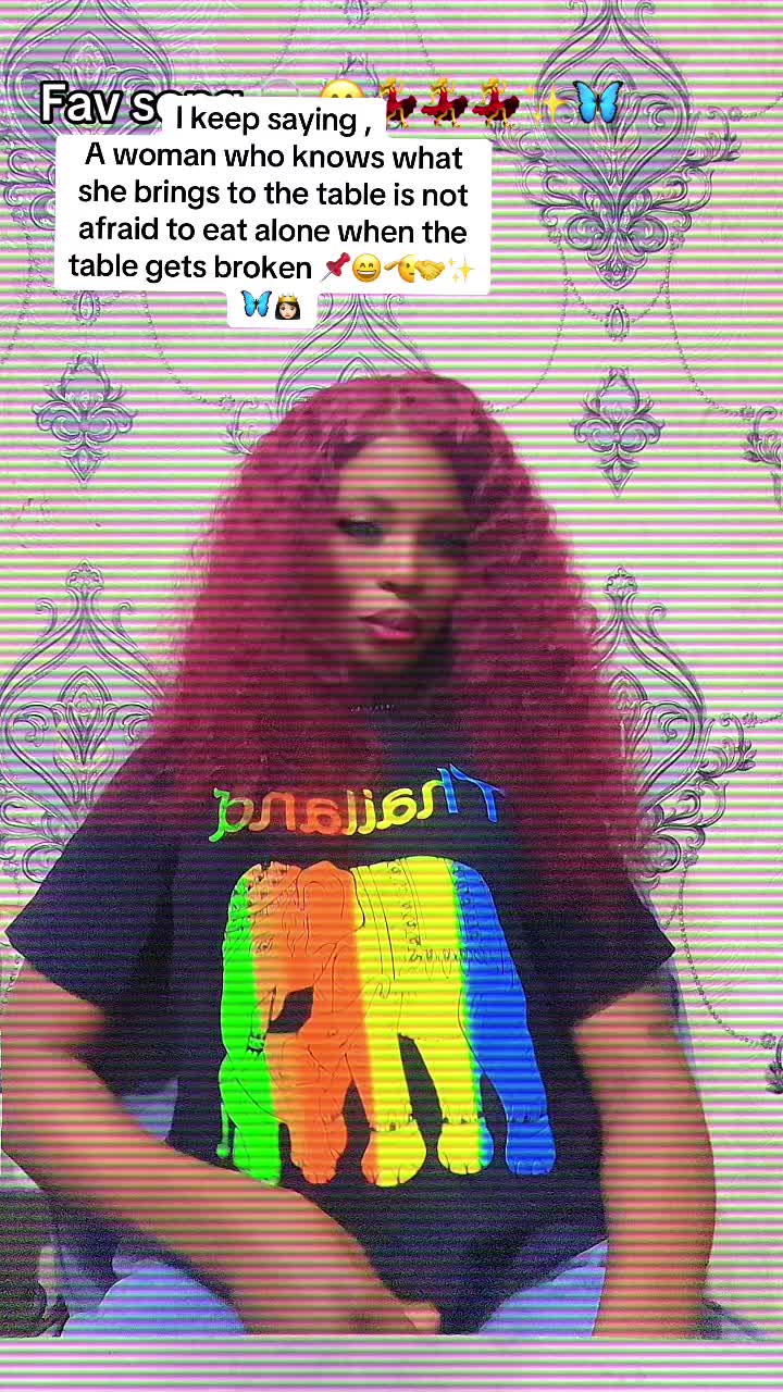 @ETHEL 🦋👸🏻THE RUNWAY MODEL