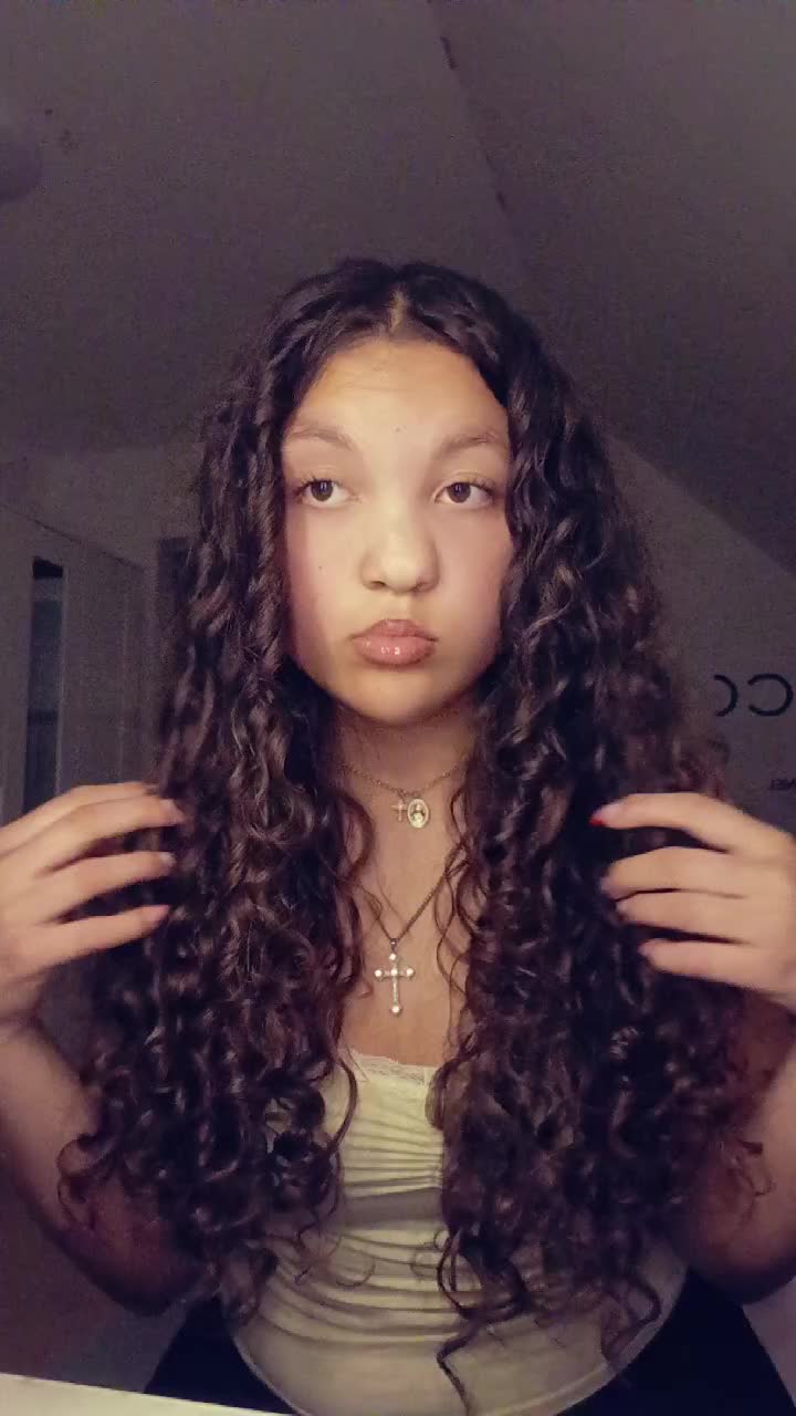 @𝓜𝔂𝓻𝓪 🌺