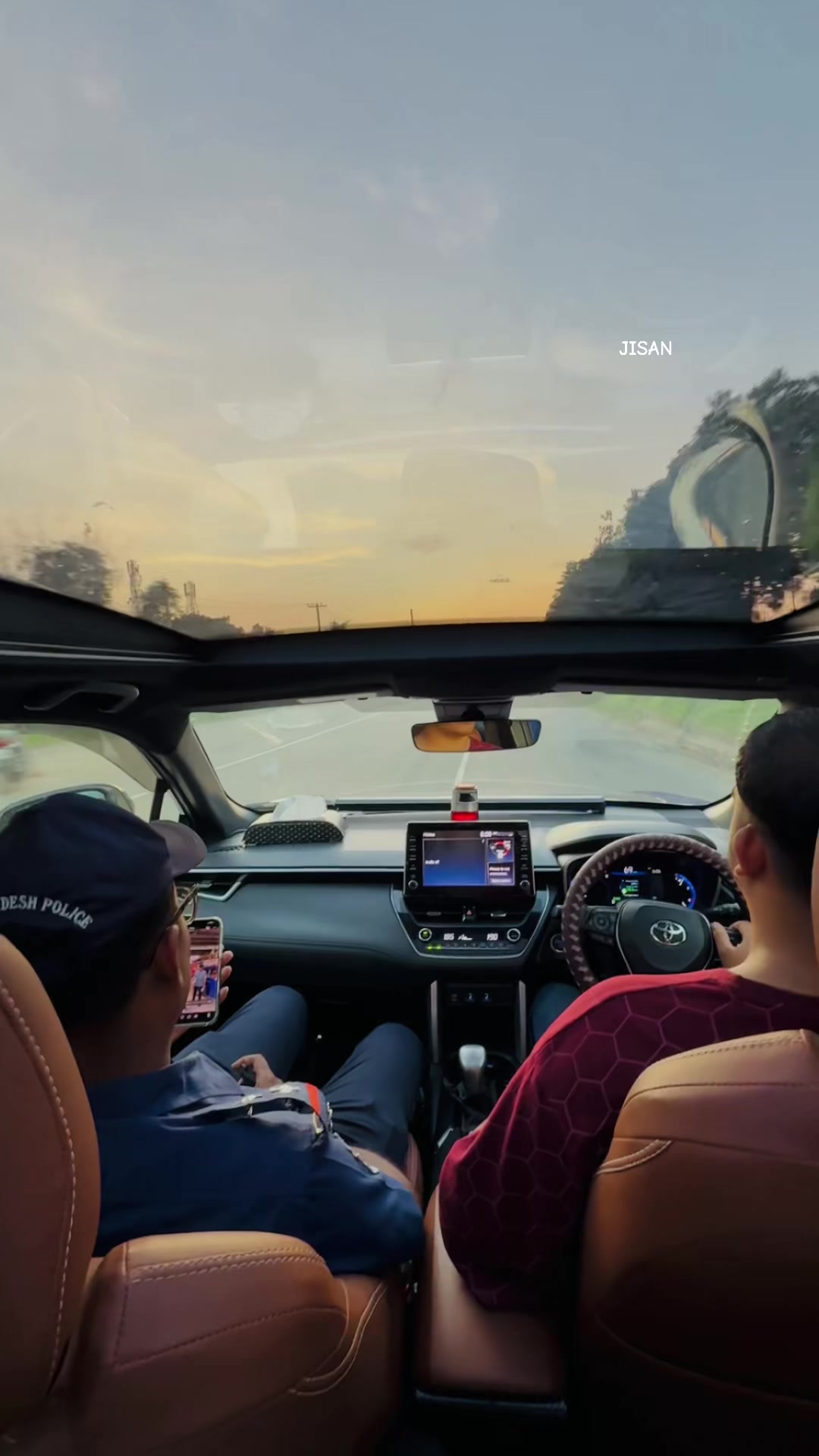 @J I S A N 🏎️🎌