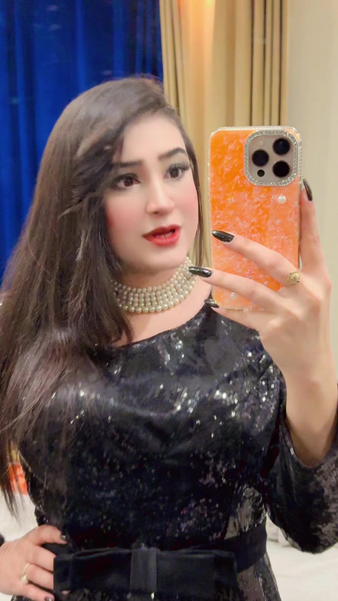 @🎤 𝓣𝓻𝓮𝓷𝓭𝔂 𝓖𝓲𝓻𝓵 🎤