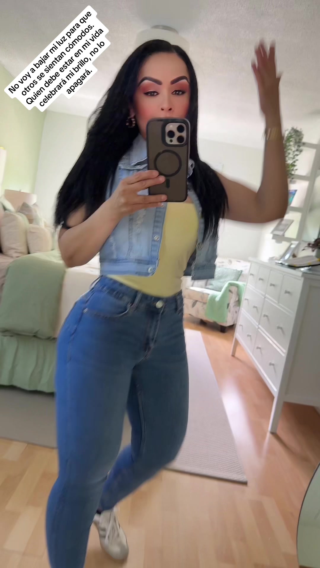 @esterhernandez