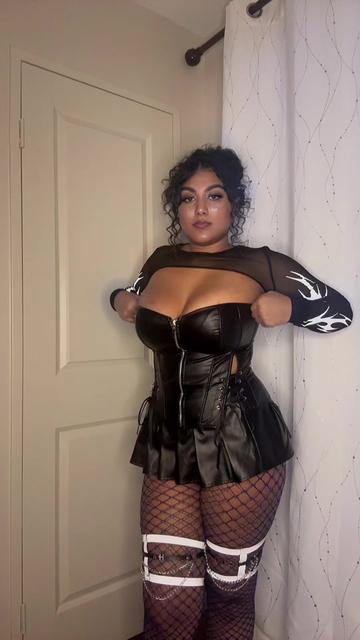 @Aphrodite of raves 🧝🏾♀️