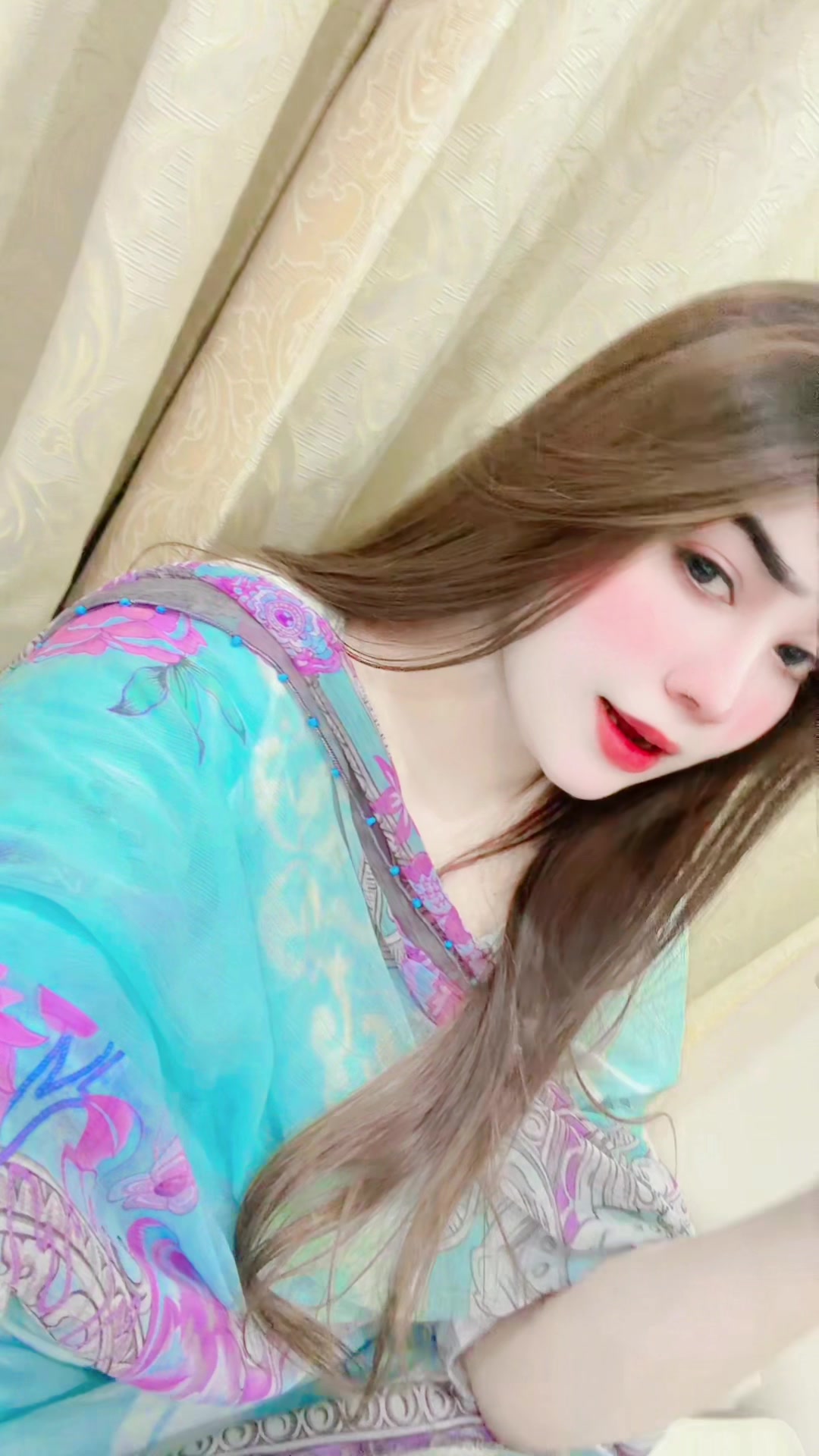 @Lovely Khan 🥀