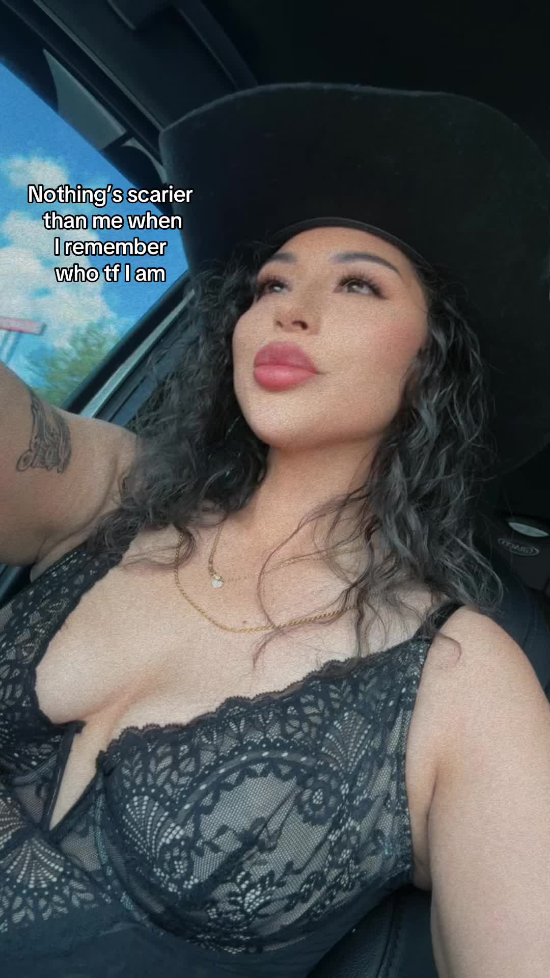 @leslye94