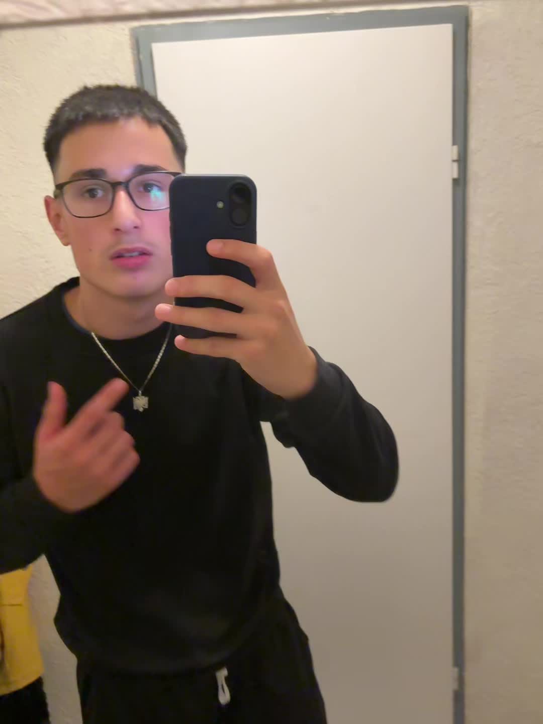 @𝐋𝐞𝐧𝐧𝐢𝐬.𝐨𝐟𝐟𝐢𝐜𝐚𝐥