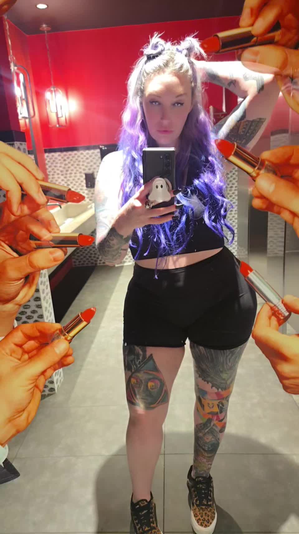 @TheMoistQueen ®️