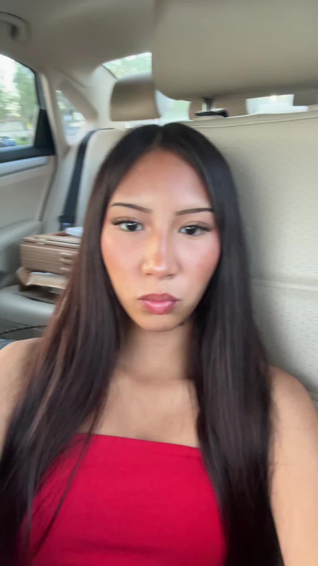 @twinkletoespoosay