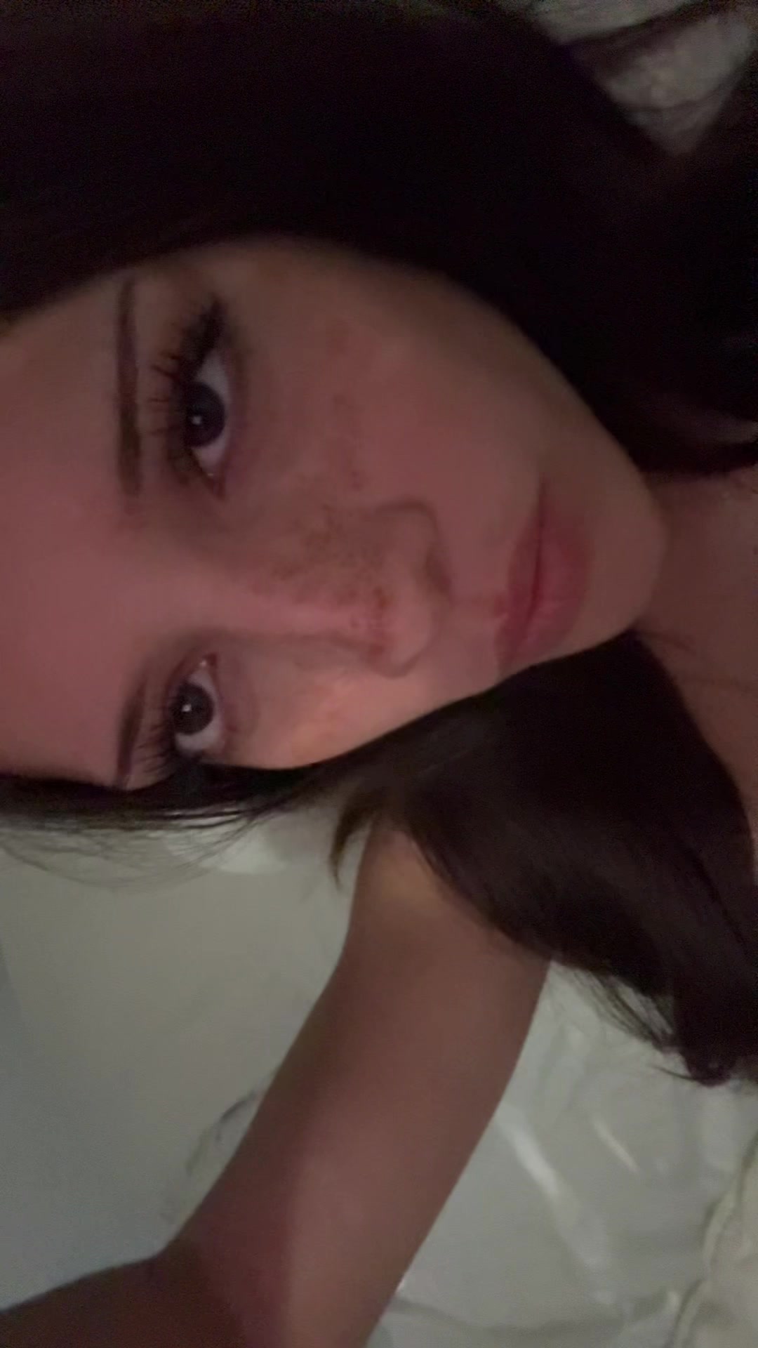 @leslienicles1
