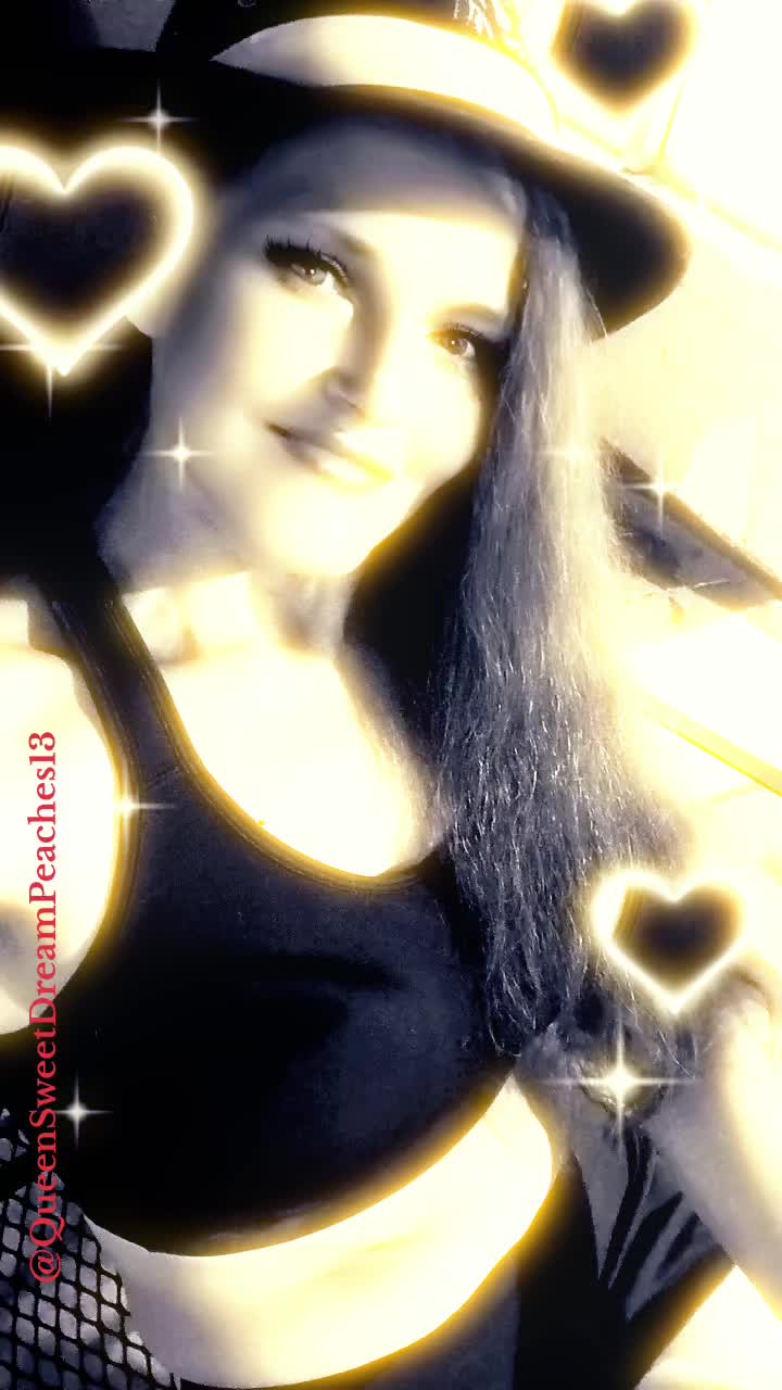 @QueenSweetDreamPeaches13