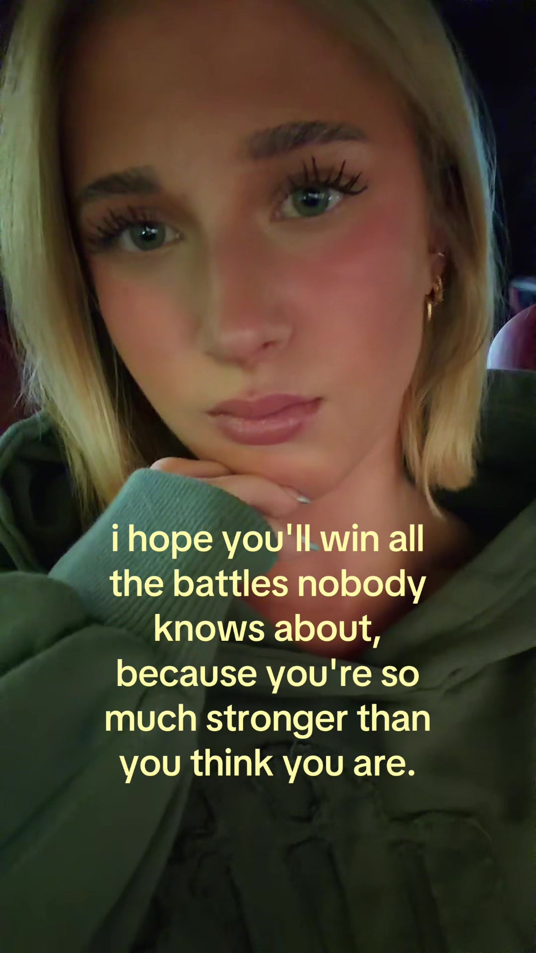 @theelliebarker