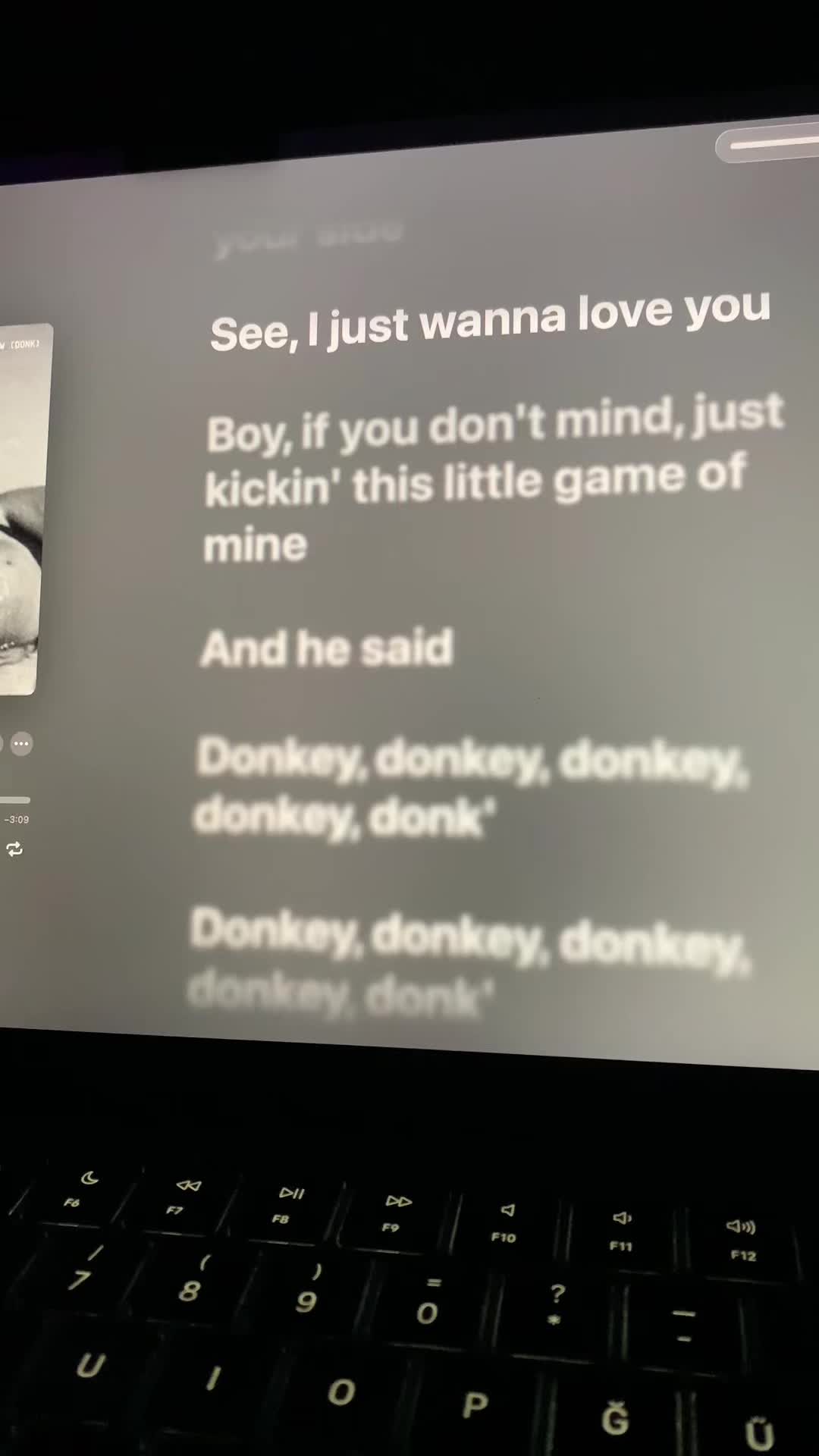 @lyricsfm