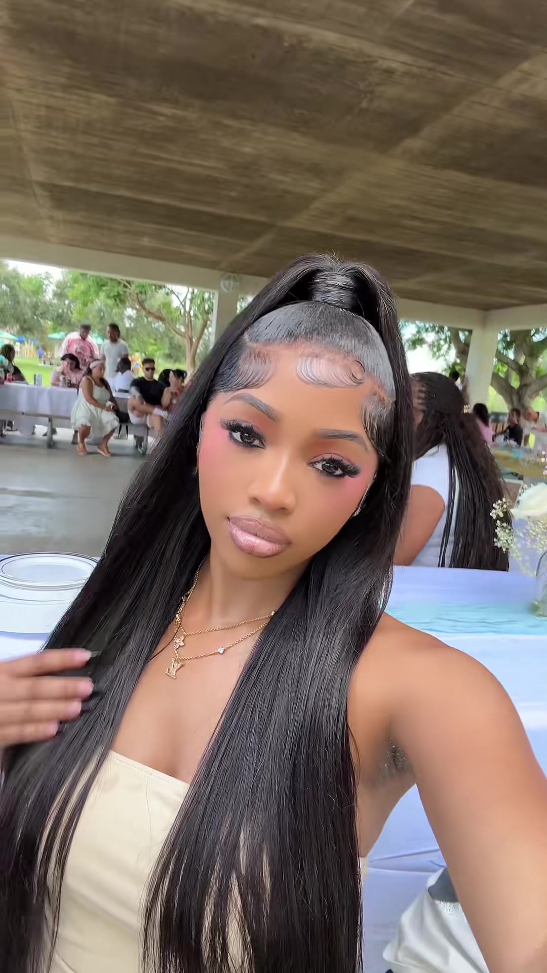 @YOLA B ᥫ᭡.