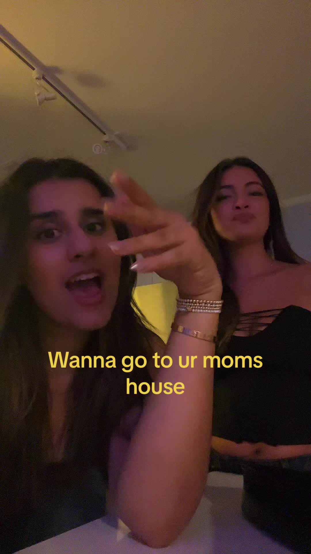 @alinagill28