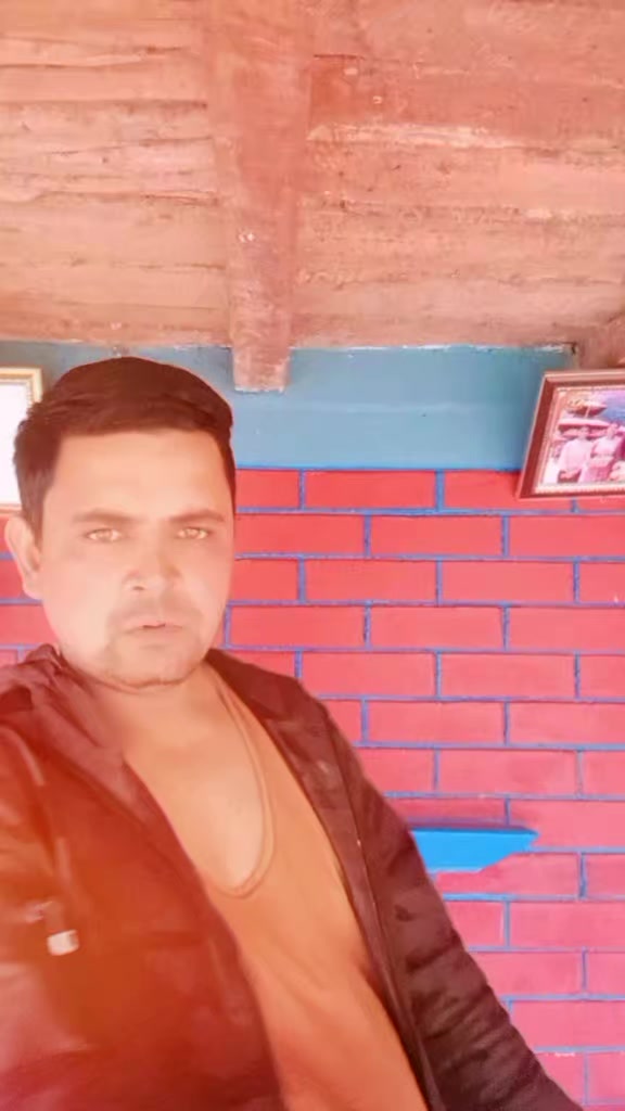 @शहरमा केही नभाकाे मान्छे